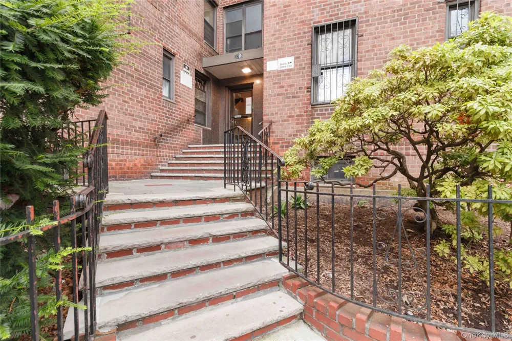 37-56 87th Street #5D Jackson Heights, NY 11372