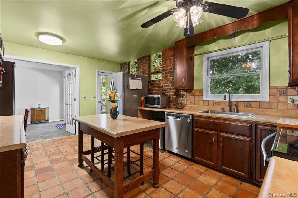 12 Gordon Avenue Bedford, NY 10506