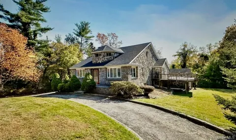 24 Old Knollwood Road