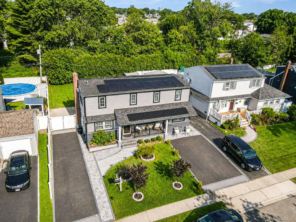 828 Strang Drive Wantagh, NY 11793
