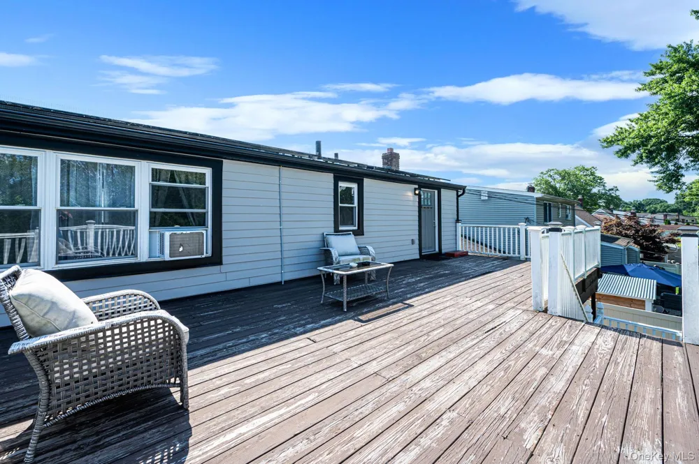 828 Strang Drive Wantagh, NY 11793