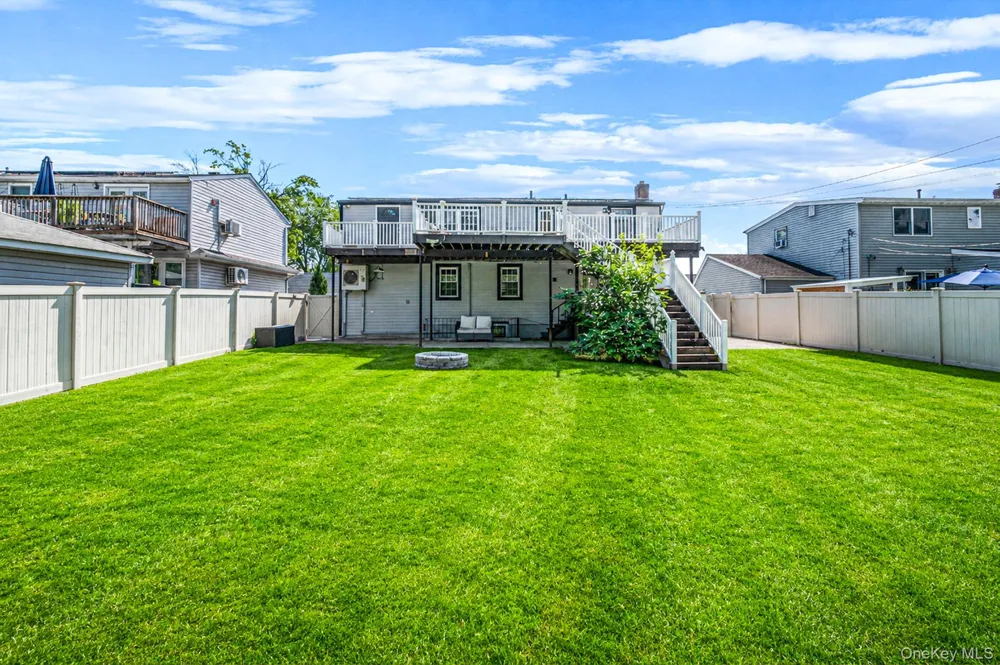 828 Strang Drive Wantagh, NY 11793