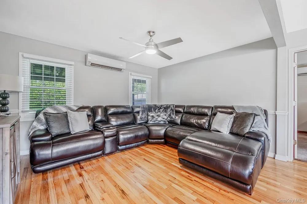 828 Strang Drive Wantagh, NY 11793