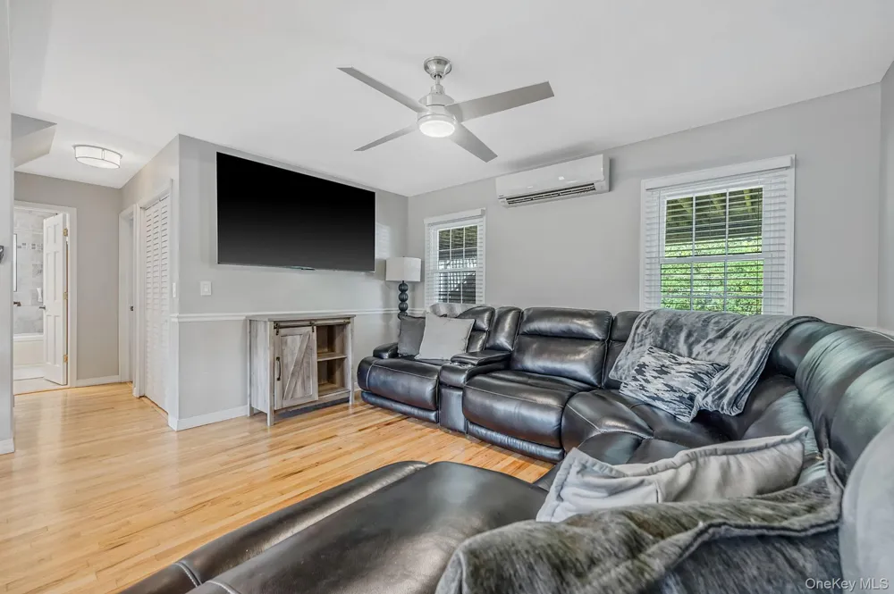 828 Strang Drive Wantagh, NY 11793