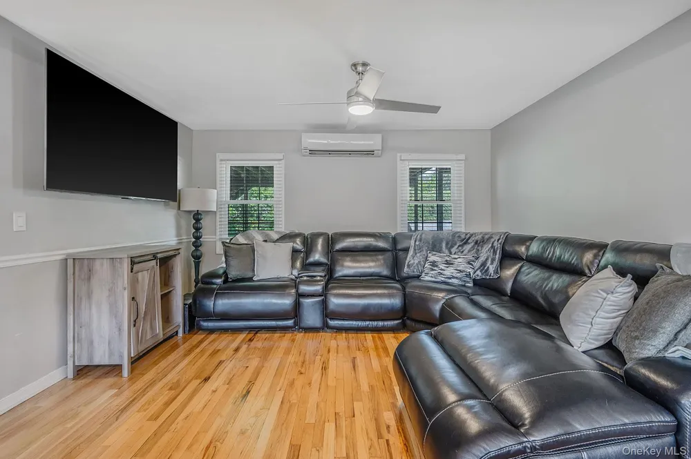 828 Strang Drive Wantagh, NY 11793