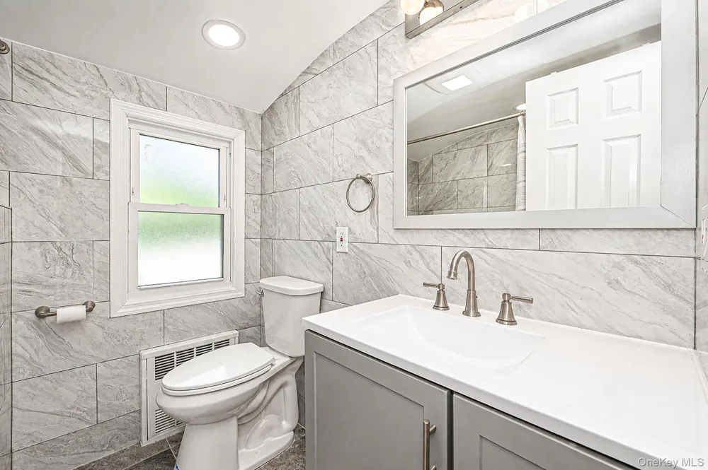 828 Strang Drive Wantagh, NY 11793