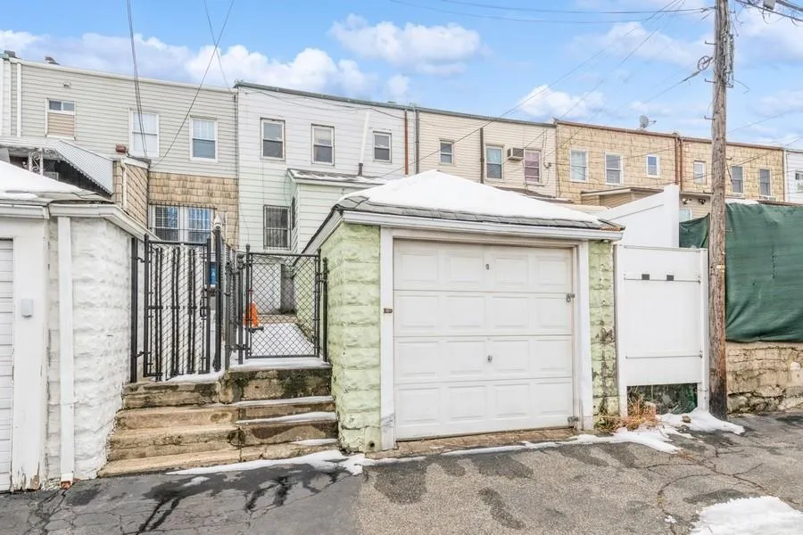 5130 47th Street Woodside, NY 11377