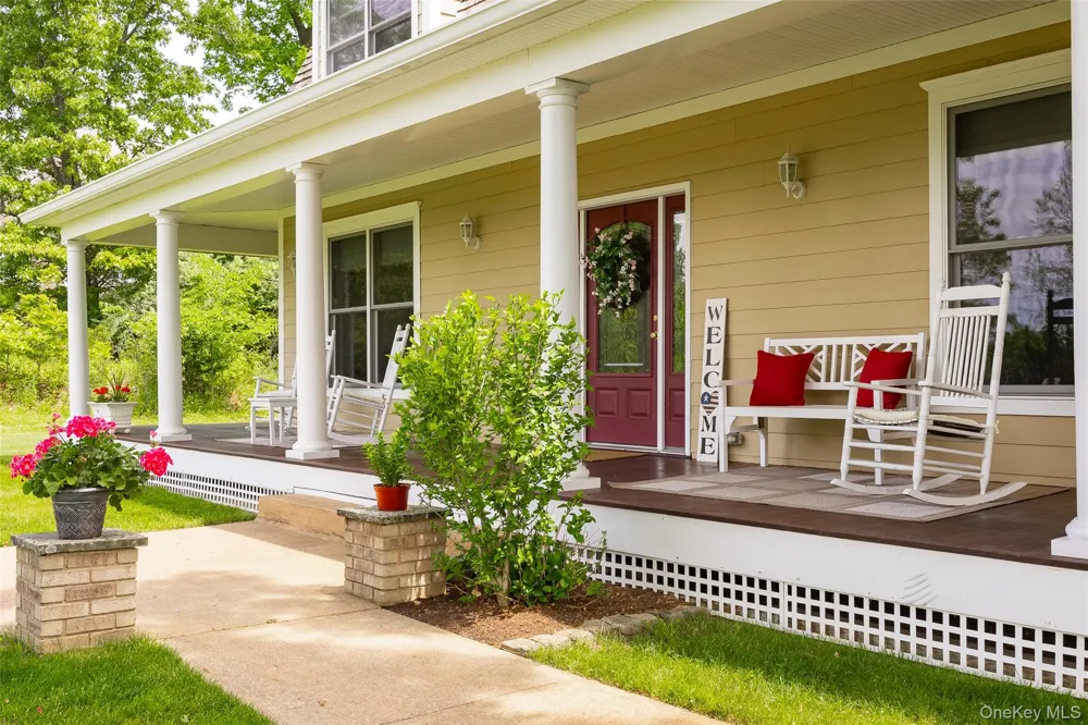 12 Nichris Lane Staatsburg, NY 12580