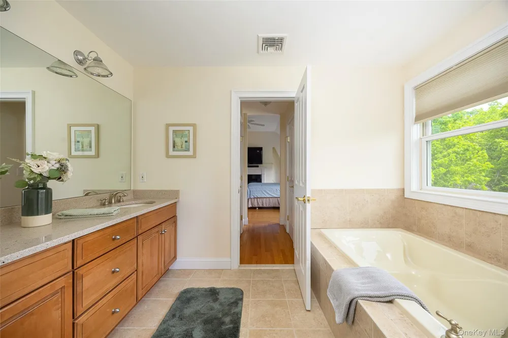 12 Nichris Lane Staatsburg, NY 12580