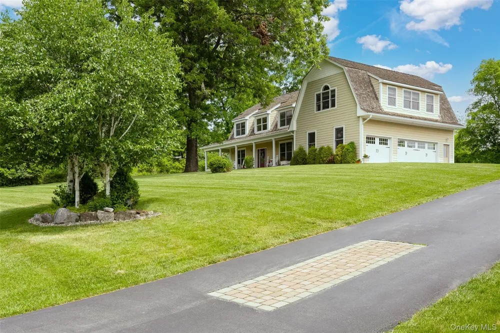 12 Nichris Lane Staatsburg, NY 12580