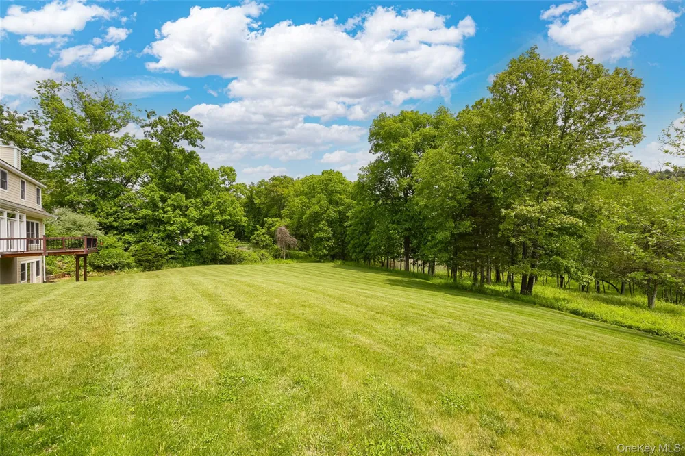 12 Nichris Lane Staatsburg, NY 12580