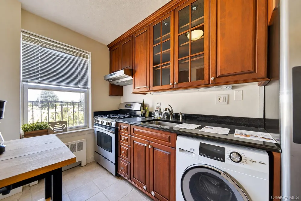 138-25 68th Drive #3D Kew Garden Hills, NY 11367