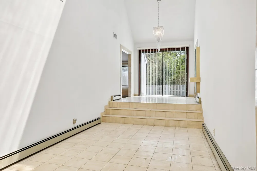 20 High Point Lane Scarsdale, NY 10583