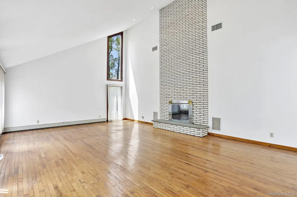 20 High Point Lane Scarsdale, NY 10583