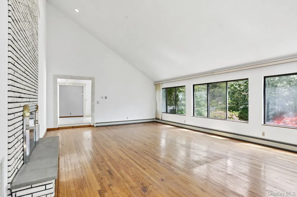 20 High Point Lane Scarsdale, NY 10583