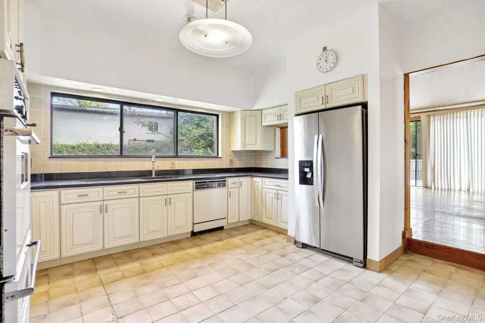 20 High Point Lane Scarsdale, NY 10583