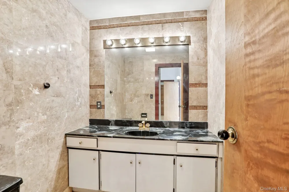 20 High Point Lane Scarsdale, NY 10583