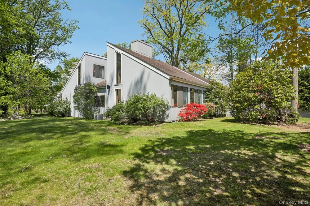 20 High Point Lane Scarsdale, NY 10583