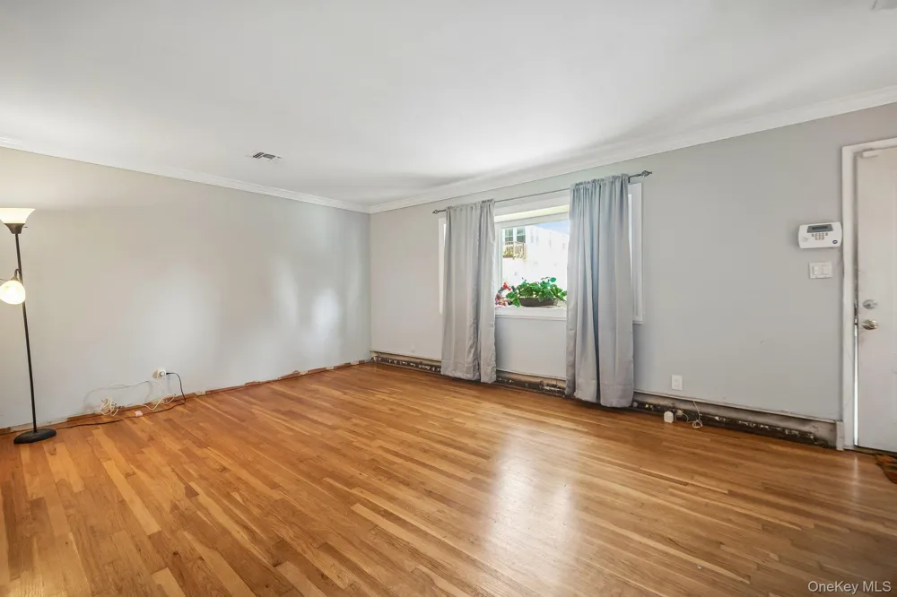 174 Frederick Avenue South Floral Park, NY 11001