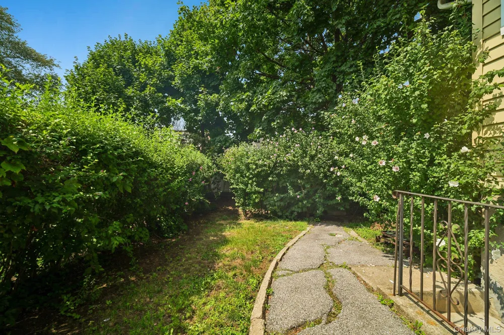 174 Frederick Avenue South Floral Park, NY 11001