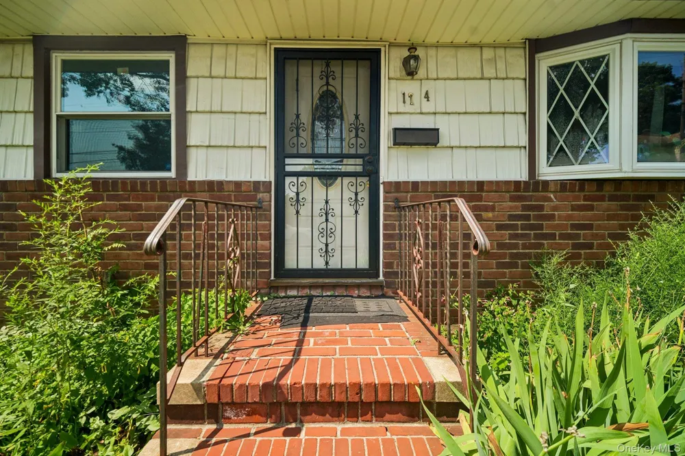 174 Frederick Avenue South Floral Park, NY 11001