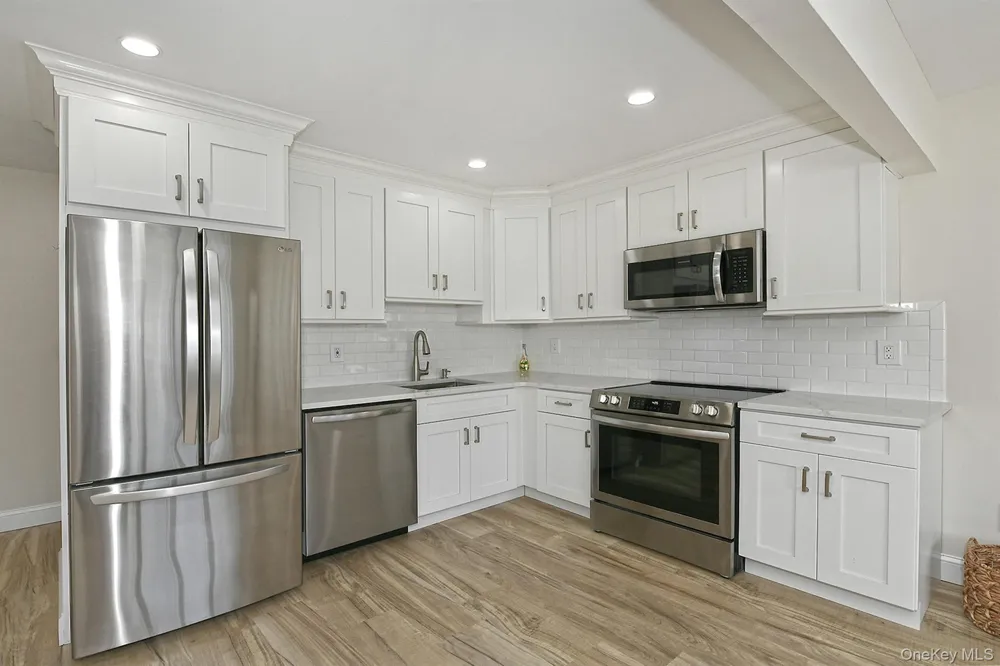 20 Laurel Avenue #3 East Islip, NY 11730