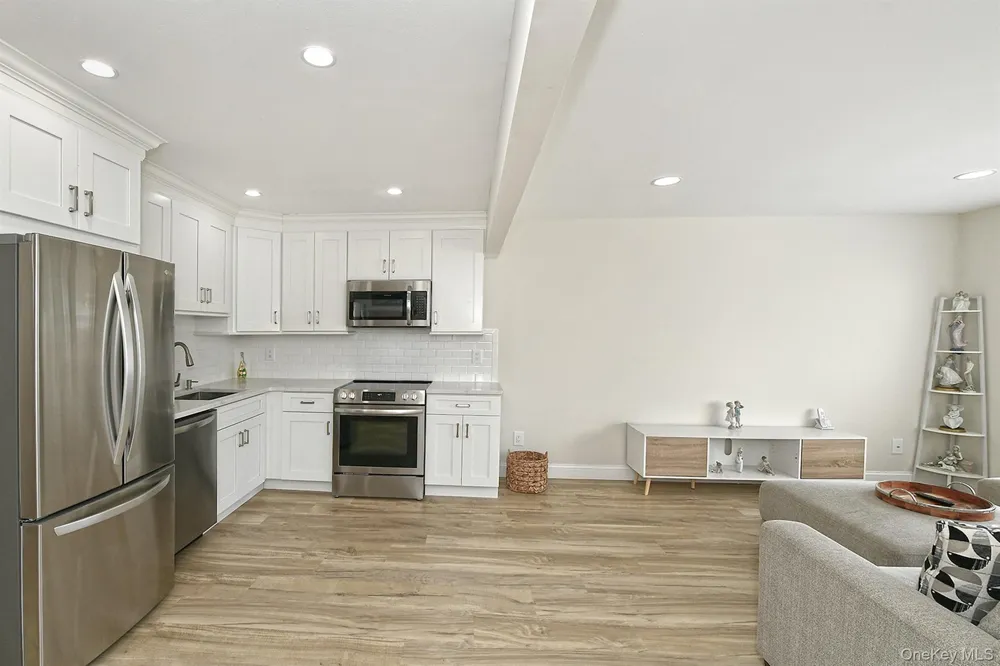 20 Laurel Avenue #3 East Islip, NY 11730