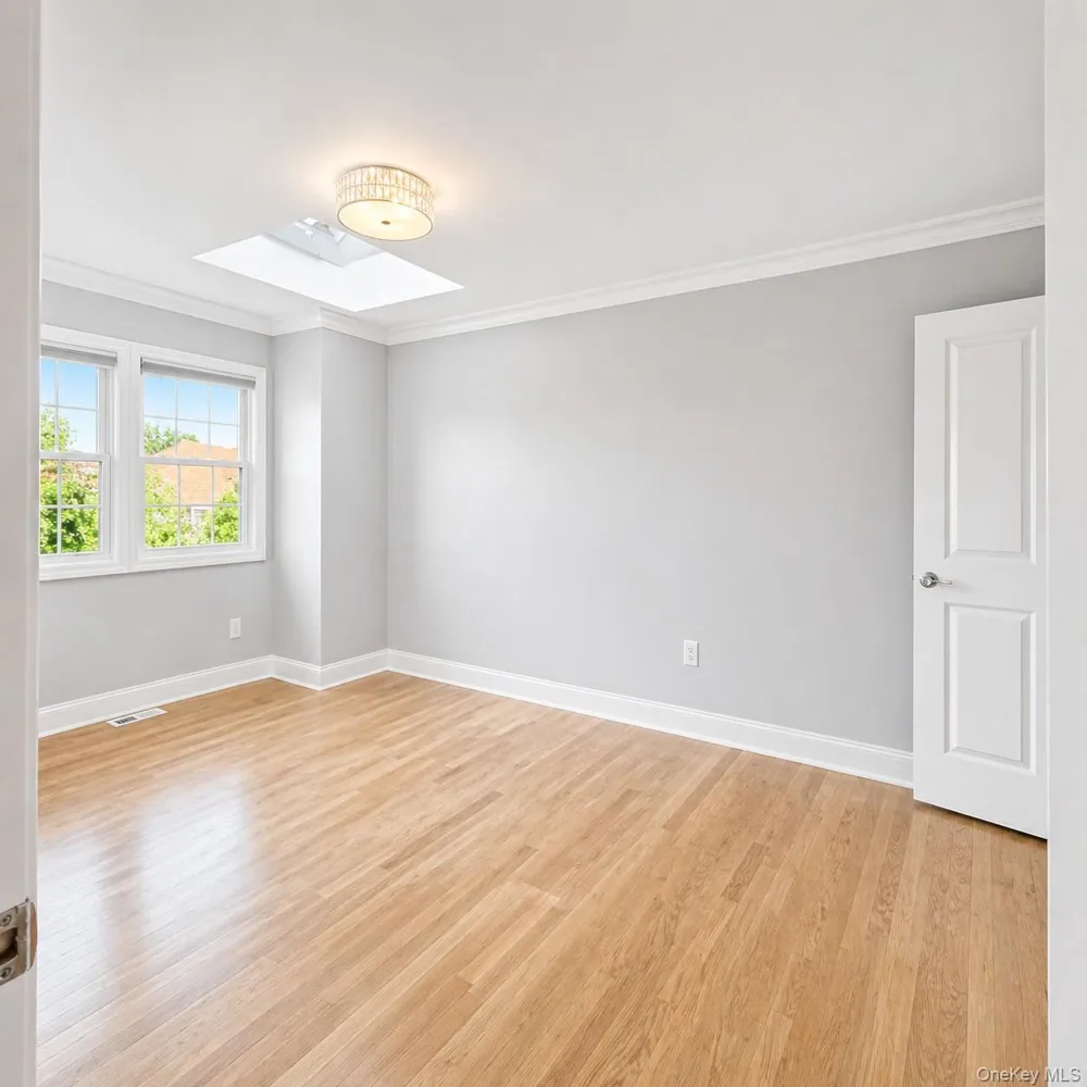 109 Aspen Drive E Woodbury, NY 11797