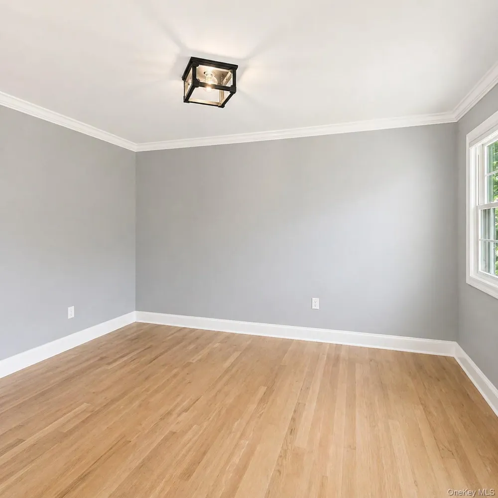 109 Aspen Drive E Woodbury, NY 11797
