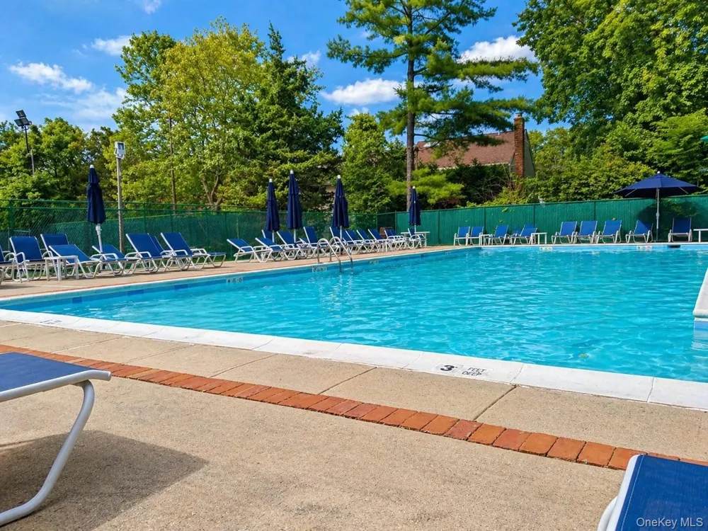 109 Aspen Drive E Woodbury, NY 11797