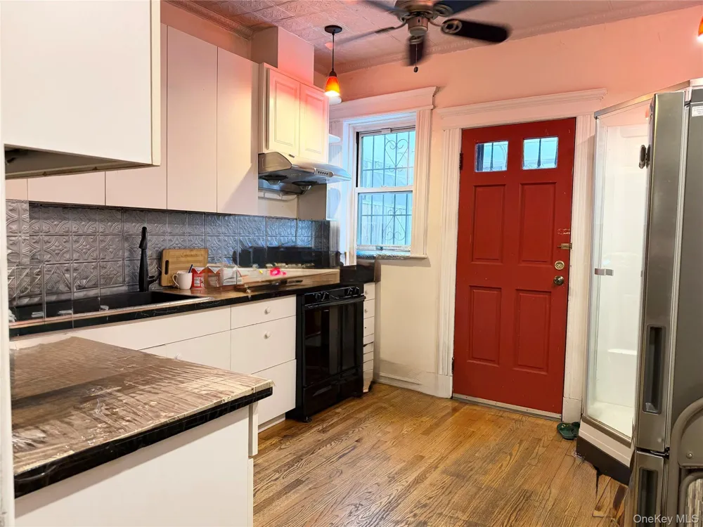 8615 88th Avenue Woodhaven, NY 11421