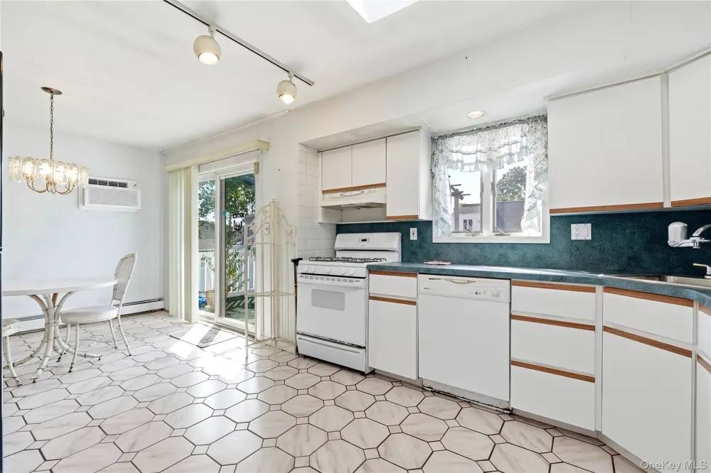 835 7th Street West Babylon, NY 11704