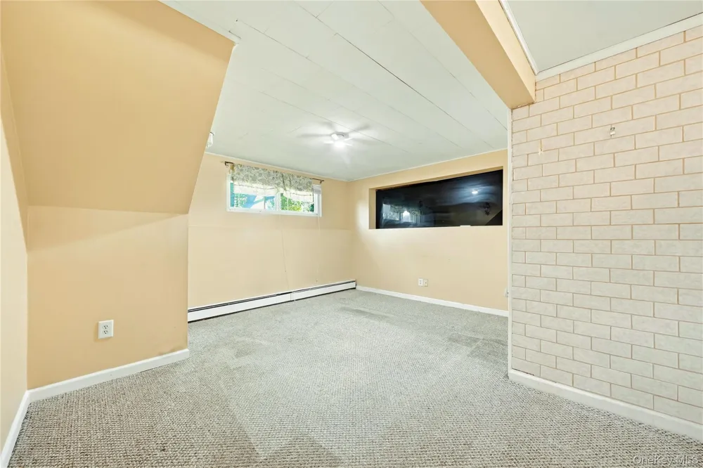 835 7th Street West Babylon, NY 11704