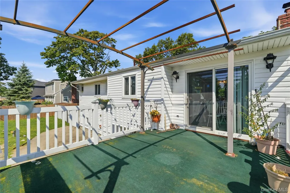 835 7th Street West Babylon, NY 11704