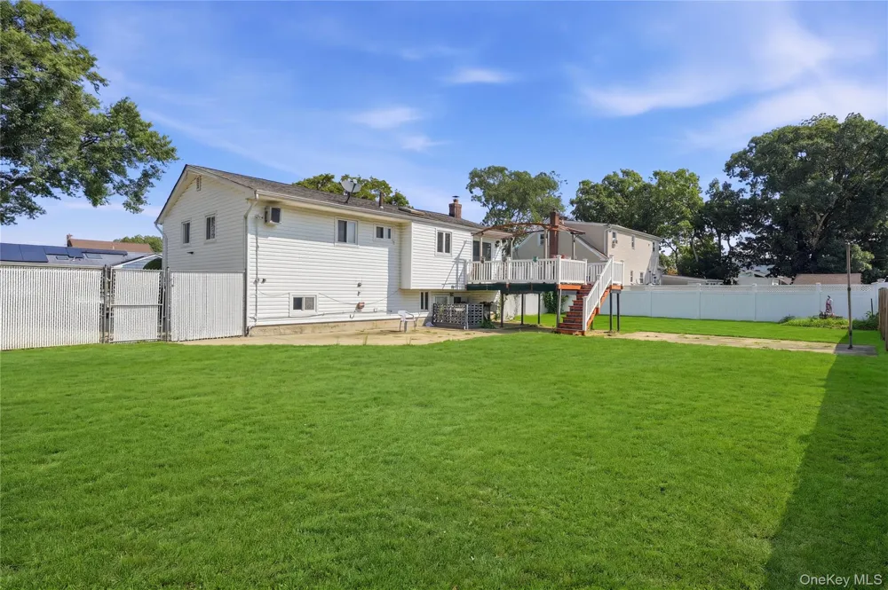 835 7th Street West Babylon, NY 11704