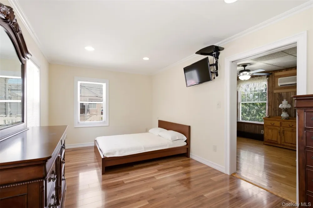 1315 Scimitar Avenue Elmont, NY 11003
