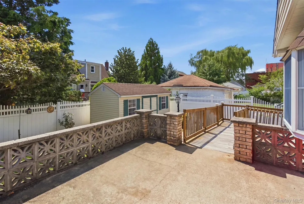 1315 Scimitar Avenue Elmont, NY 11003