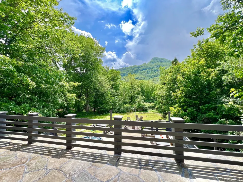 7857 Main Street Hunter, NY 12442