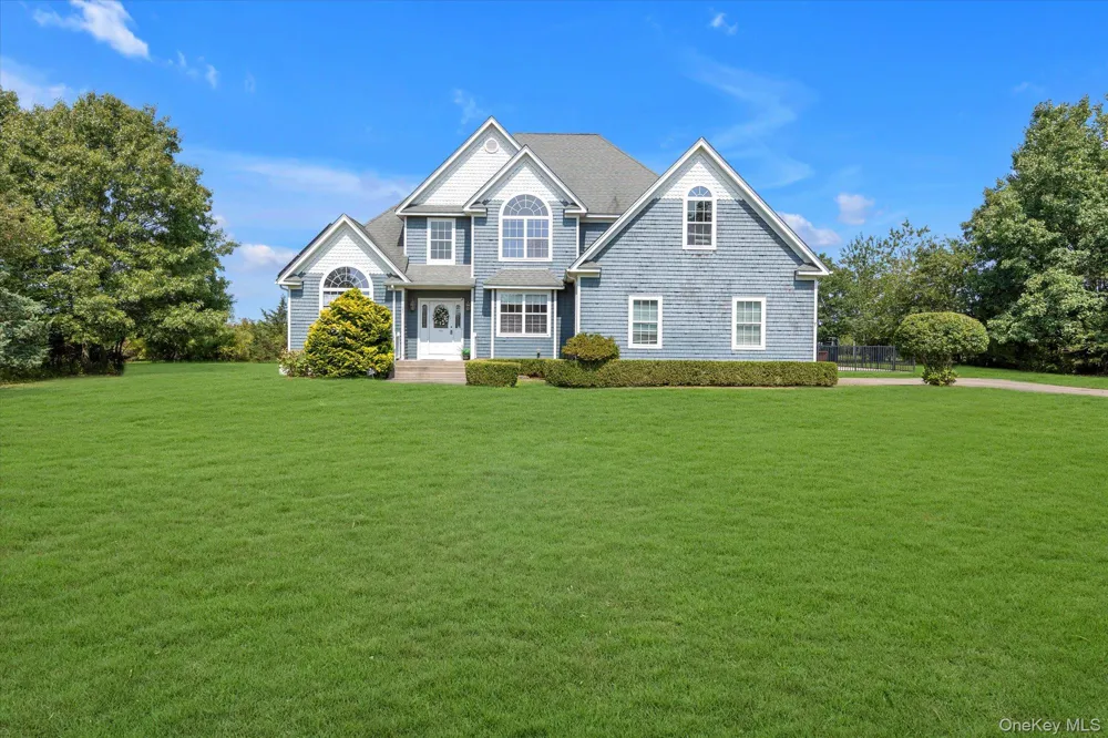 723 Doctors Path Estates Riverhead, NY 11901