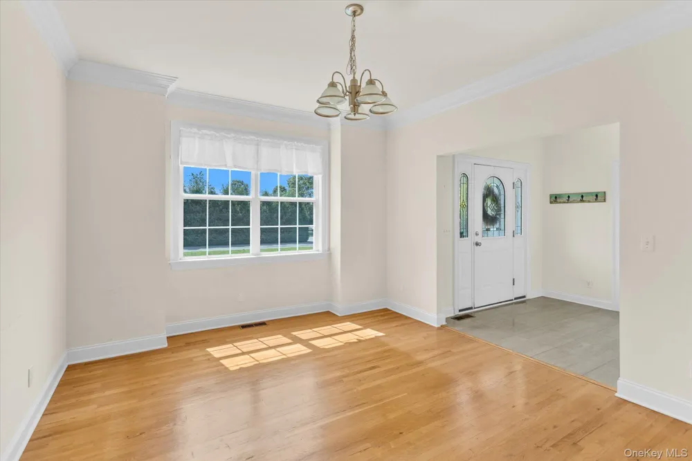 723 Doctors Path Estates Riverhead, NY 11901