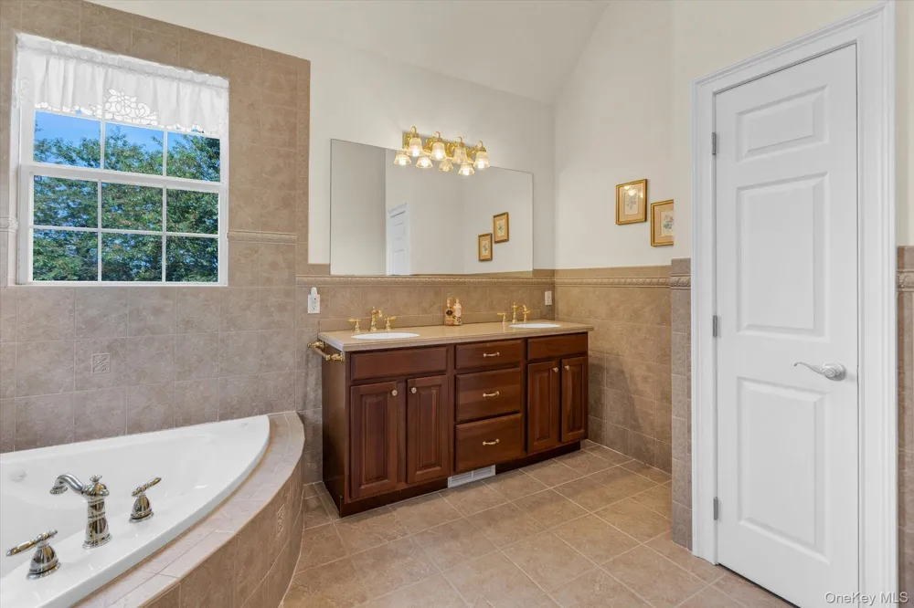 723 Doctors Path Estates Riverhead, NY 11901