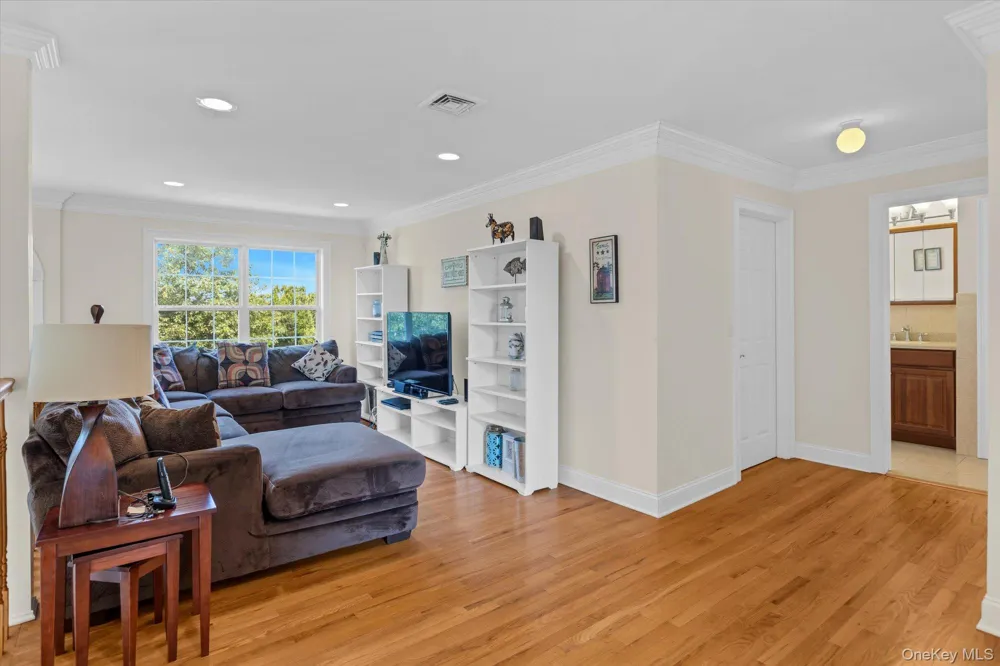 723 Doctors Path Estates Riverhead, NY 11901