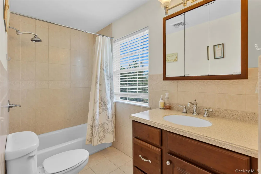 723 Doctors Path Estates Riverhead, NY 11901