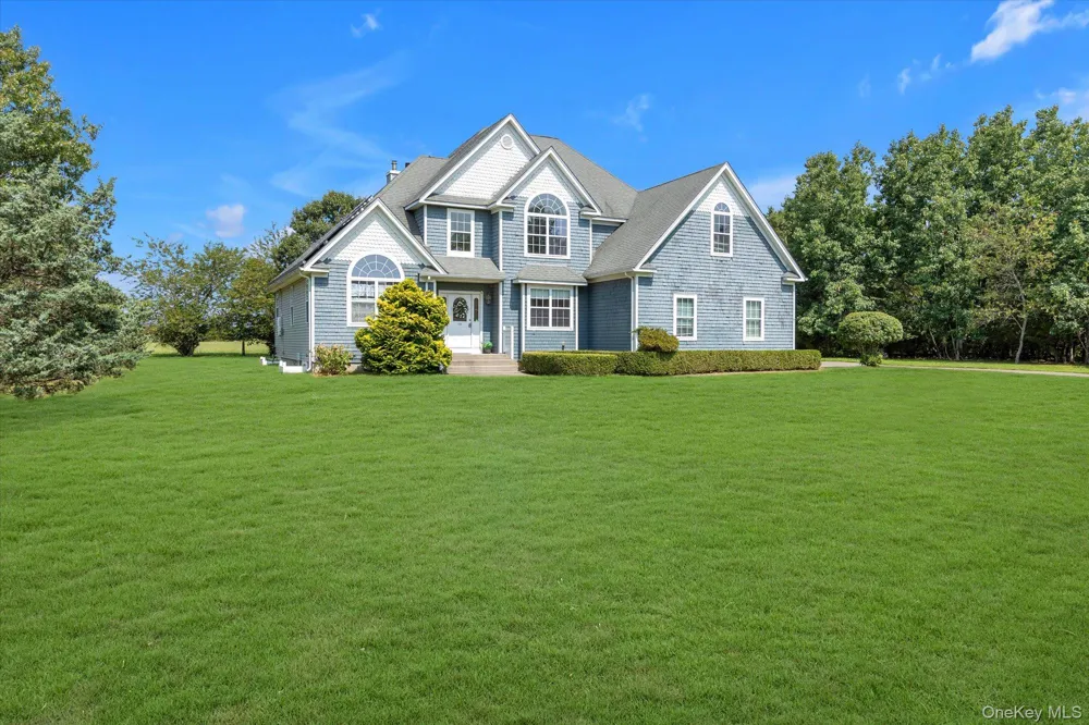 723 Doctors Path Estates Riverhead, NY 11901