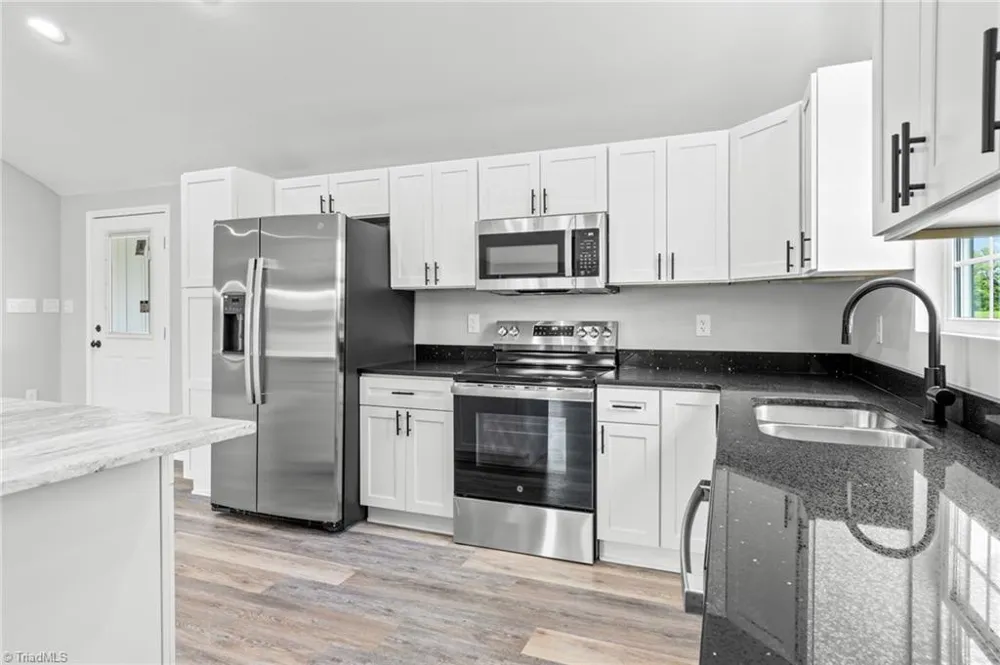 3036 US Highway 21 Hamptonville, NC 27020