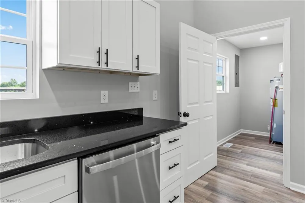 3036 US Highway 21 Hamptonville, NC 27020