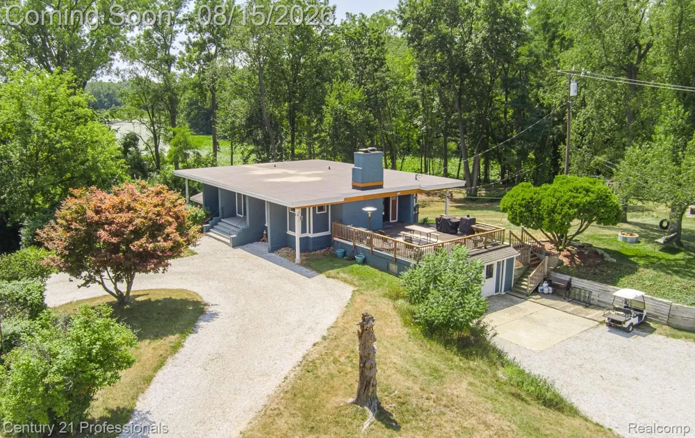 9561 Ute Pointe Drive Springfield Charter Township, MI 48346