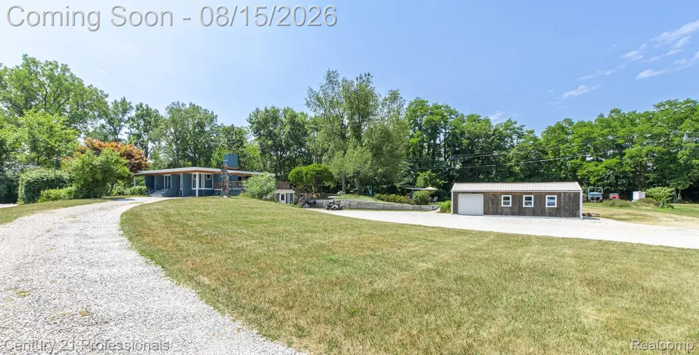 9561 Ute Pointe Drive Springfield Charter Township, MI 48346