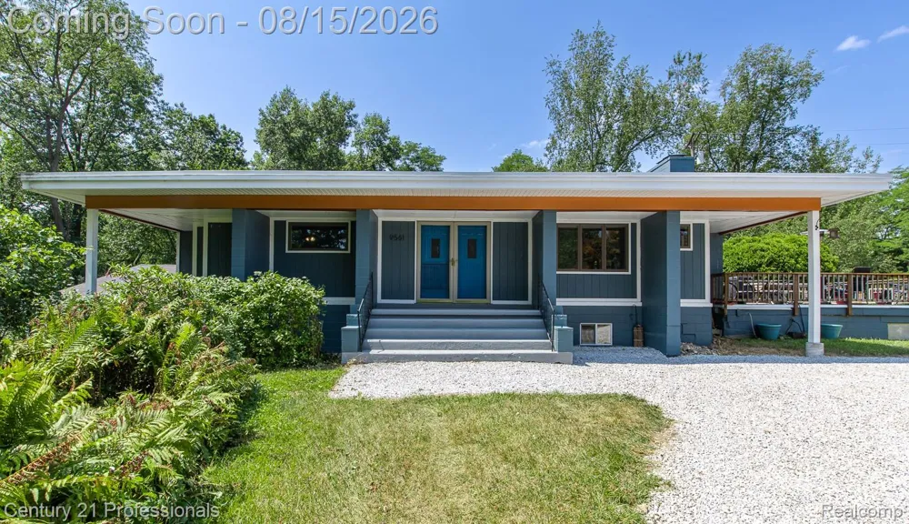 9561 Ute Pointe Drive Springfield Charter Township, MI 48346