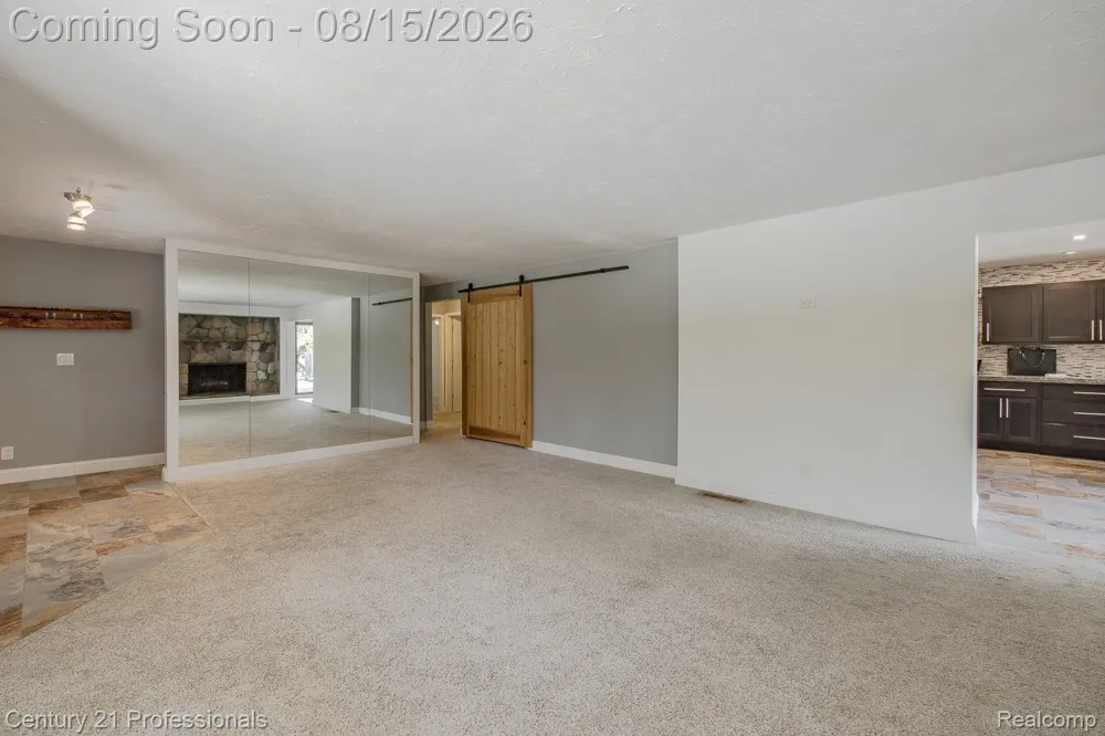 9561 Ute Pointe Drive Springfield Charter Township, MI 48346